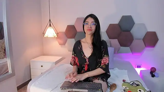 AnnieBlluee online show from March 23, 2026, 12:20 pm