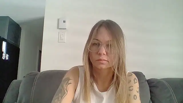 Couple qc online show from March 21, 2026, 6:00 pm