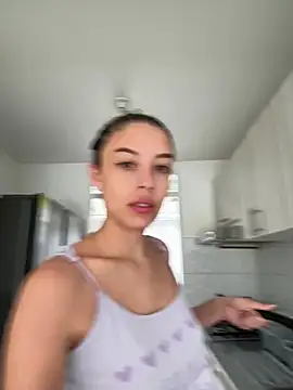 Lauren Storm online show from April 23, 2026, 1:24 pm