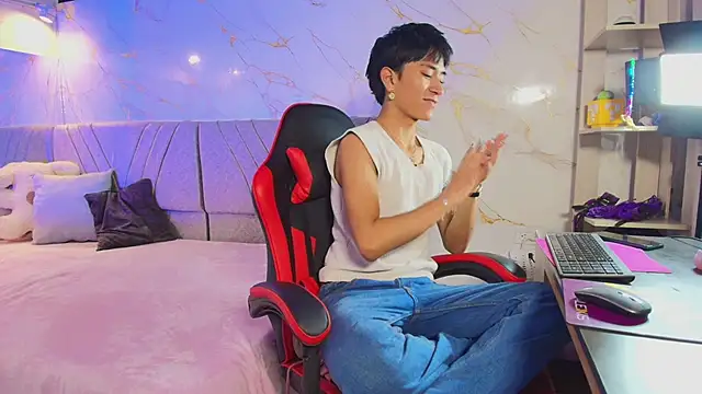 cococumps online show from May 8, 2026, 1:27 pm