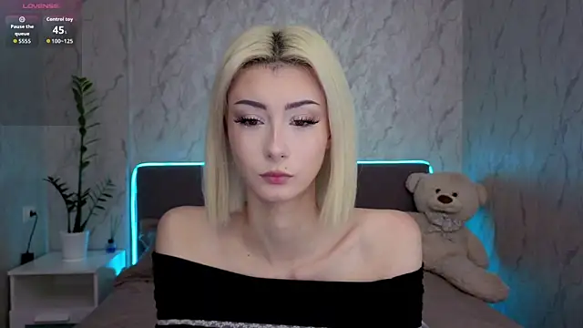 kittysocutie online show from May 15, 2026, 12:17 am