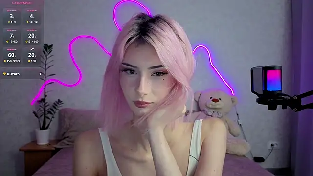 kittysocutie online show from July 7, 2026, 12:24 am