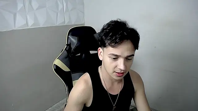 Mathias twinkk online show from May 28, 2026, 5:49 am