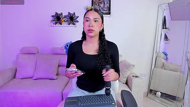 april smiith1 online show from May 4, 2026, 12:23 pm