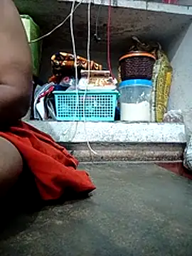 hottsexyy online show from May 14, 2026, 6:31 am