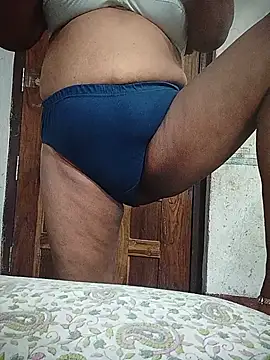 hottsexyy online show from July 18, 2026, 3:11 am