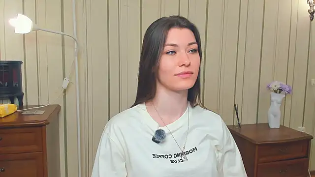 JulissaLipoma online show from March 26, 2026, 7:14 am