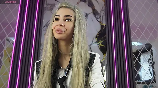 ZyraAngel online show from April 20, 2026, 2:09 pm