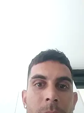 Dereckrose23 online show from April 3, 2026, 9:57 pm