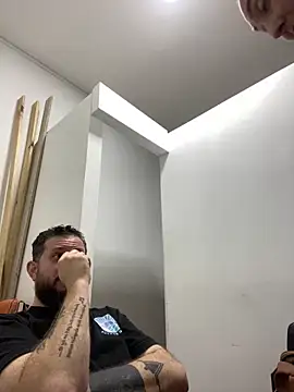 AlejoXMP2026 online show from April 16, 2026, 6:41 pm