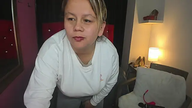 ScarletBigTitties online show from April 2, 2026, 11:52 am