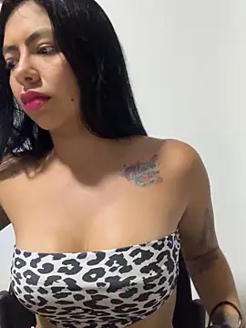 Noa rousse01 online show from April 28, 2026, 3:44 am