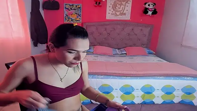 Sofia Hot Latina online show from July 8, 2026, 10:03 pm