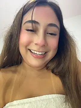 Snapshot of MelodyRey__ chatting on July 10, 2026, 12:59 am MelodyRey online show from July 10, 2026, 12:59 am