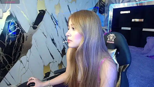 Snapshot of Daniela-hill chatting on April 16, 2026, 3:18 am Daniela-hill online show from April 16, 2026, 3:18 am