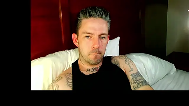 SkylarrGrey online show from April 7, 2026, 5:41 am