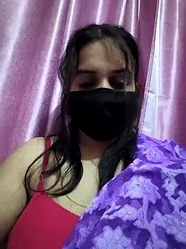 Snapshot of REENA-STRIP chatting on April 28, 2026, 7:19 pm REENA-STRIP online show from April 28, 2026, 7:19 pm
