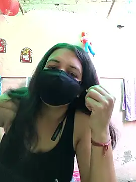 Snapshot of REENA-STRIP chatting on May 4, 2026, 5:58 am REENA-STRIP online show from May 4, 2026, 5:58 am