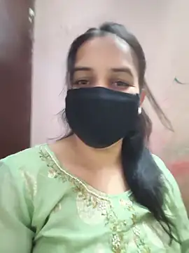 Snapshot of REENA-STRIP chatting on May 15, 2026, 8:54 am REENA-STRIP online show from May 15, 2026, 8:54 am