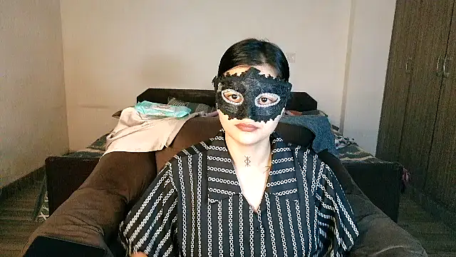 Punjabi baddie  online show from May 28, 2026, 7:33 pm