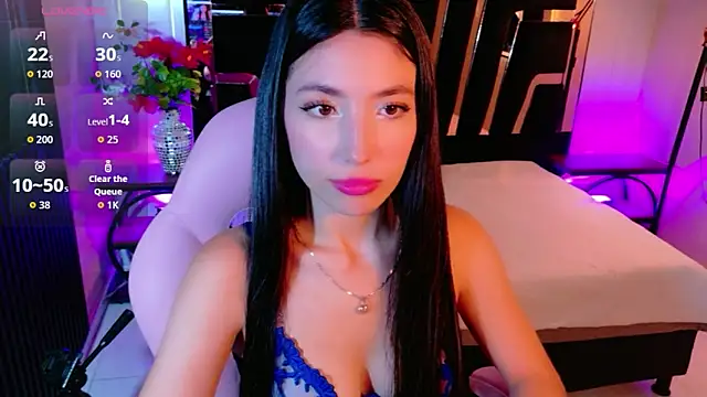 MiaLovelyn online show from May 5, 2026, 9:12 pm
