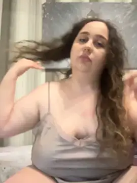 CurlyMaddie online show from June 3, 2026, 6:24 pm