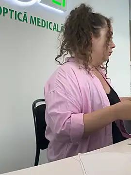 Snapshot of CurlyMaddie chatting on July 13, 2026, 7:00 am CurlyMaddie online show from July 13, 2026, 7:00 am