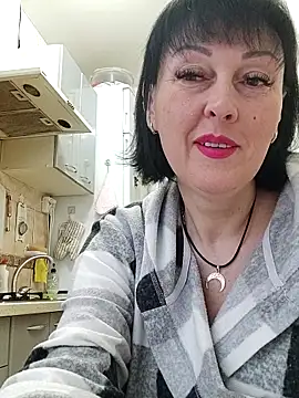 HelgaDennis online show from April 3, 2026, 5:16 am