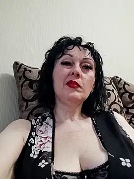 HelgaDennis online show from May 27, 2026, 4:26 pm