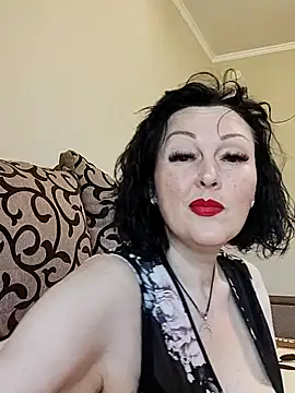 HelgaDennis online show from June 5, 2026, 7:03 am