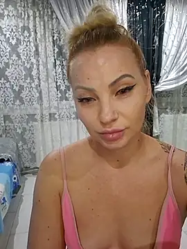 AngelGlowx online show from June 3, 2026, 8:03 pm