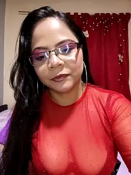 ROUSSE SINCLAIR online show from April 4, 2026, 8:39 pm