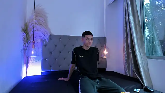 your d0ll1 online show from July 15, 2026, 12:32 pm