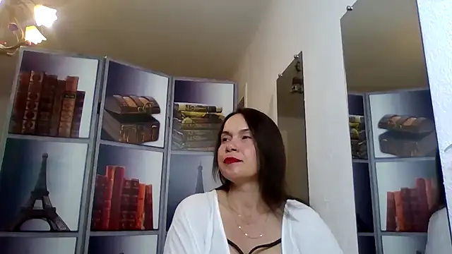 Selena Moo online show from May 6, 2026, 8:19 am