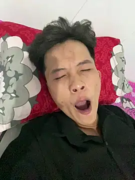 Nguyencuong1999 online show from April 12, 2026, 5:56 am