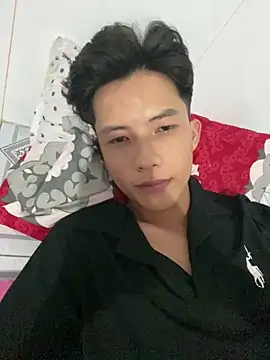 Nguyencuong1999 online show from April 13, 2026, 10:37 pm