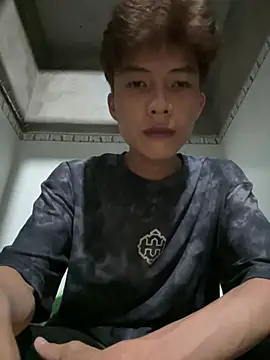 Nguyencuong1999 online show from May 11, 2026, 4:59 pm