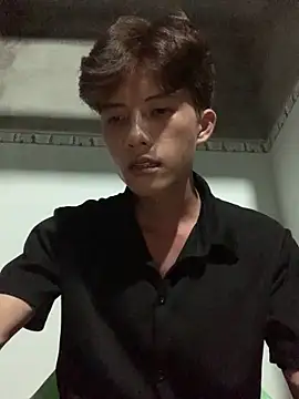 Nguyencuong1999 online show from May 13, 2026, 1:52 pm