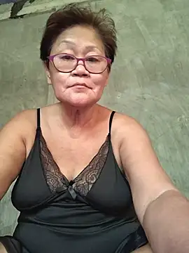 Sunflower1956 online show from July 17, 2026, 1:45 am