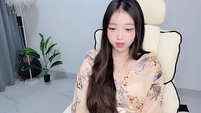 Yukiy8877 online show from April 4, 2026, 10:29 pm
