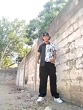 spittermasterpig1 online show from March 27, 2026, 2:06 pm