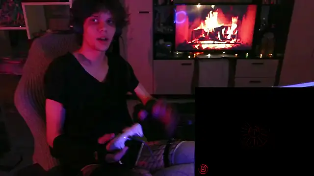 Snapshot of Lucius_Mo chatting on April 15, 2026, 9:04 pm Lucius Mo online show from April 15, 2026, 9:04 pm