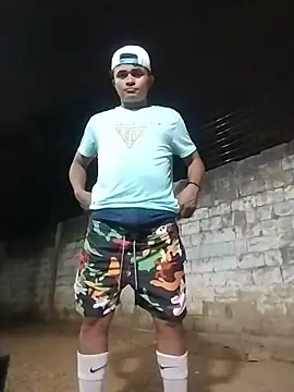 Snapshot of HOTRAINYGOLDEN chatting on March 29, 2026, 2:33 am HOTRAINYGOLDEN online show from March 29, 2026, 2:33 am