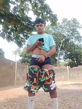 Snapshot of HOTRAINYGOLDEN chatting on March 29, 2026, 7:03 pm HOTRAINYGOLDEN online show from March 29, 2026, 7:03 pm