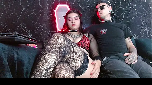 Raw velvet online show from May 25, 2026, 10:05 pm
