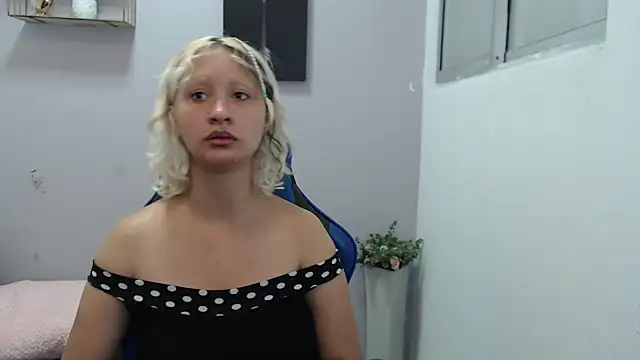 dafne kim online show from March 25, 2026, 1:17 pm