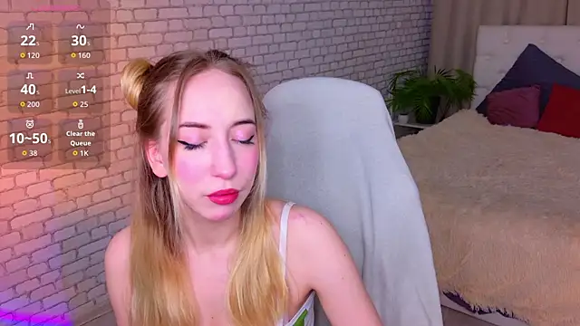 ShadowSparkle online show from April 20, 2026, 10:11 pm