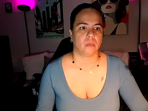 HannaJonns online show from May 28, 2026, 4:43 am