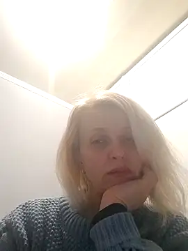 MiaLove183 online show from March 29, 2026, 9:20 am