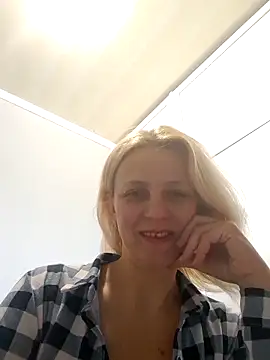 MiaLove183 online show from April 14, 2026, 8:20 am